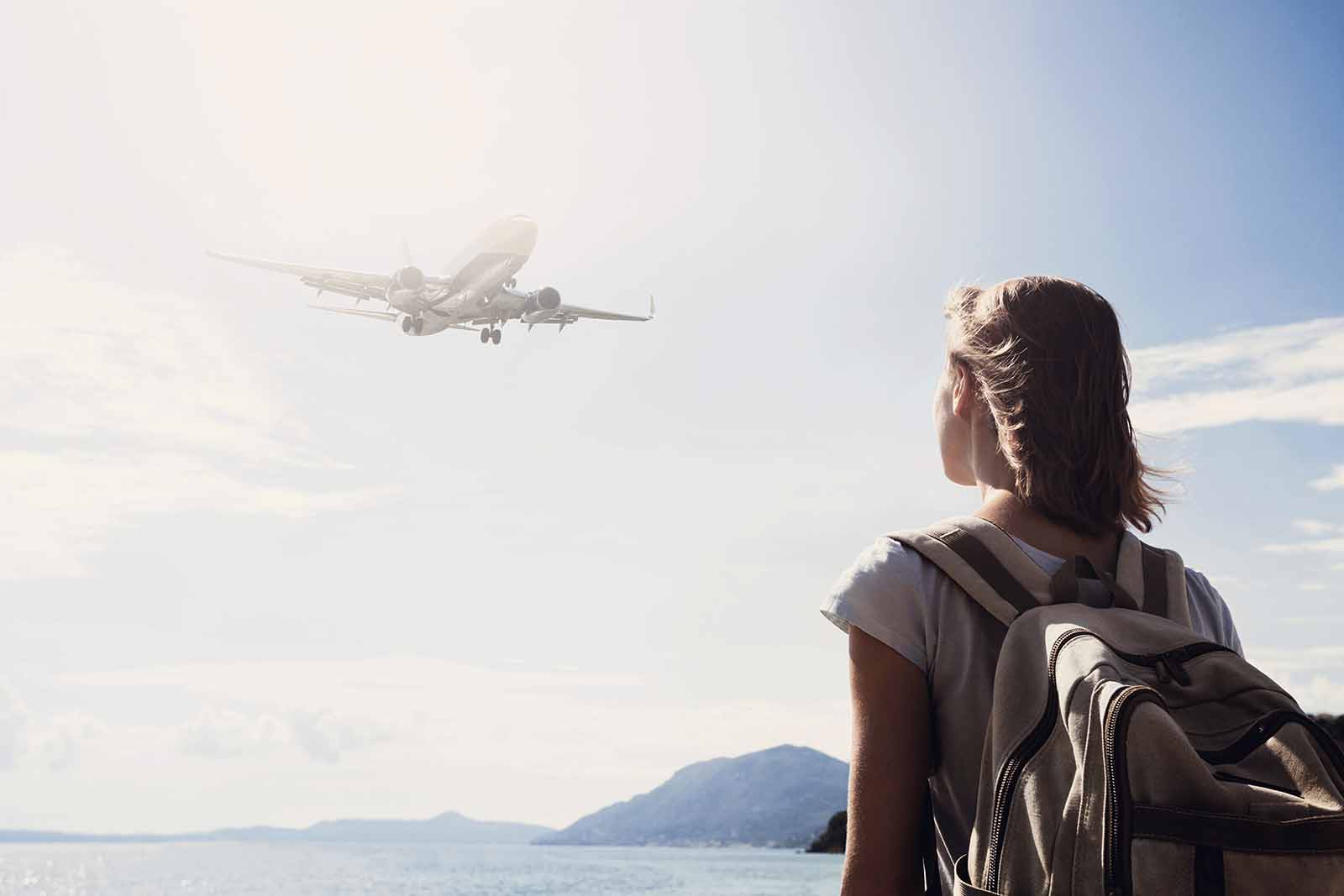 seguro viaje finanzas Hernández Martínez